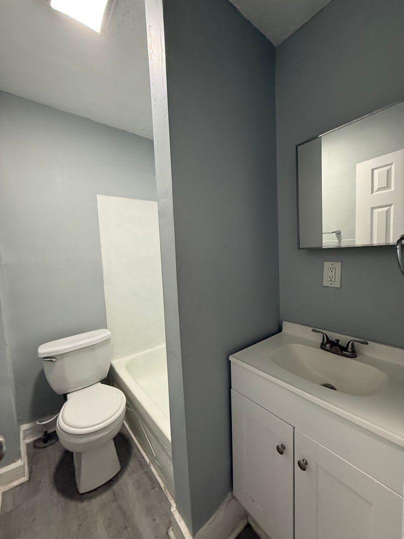 Cute & Updated 1 Bedroom Duplex – photo 5