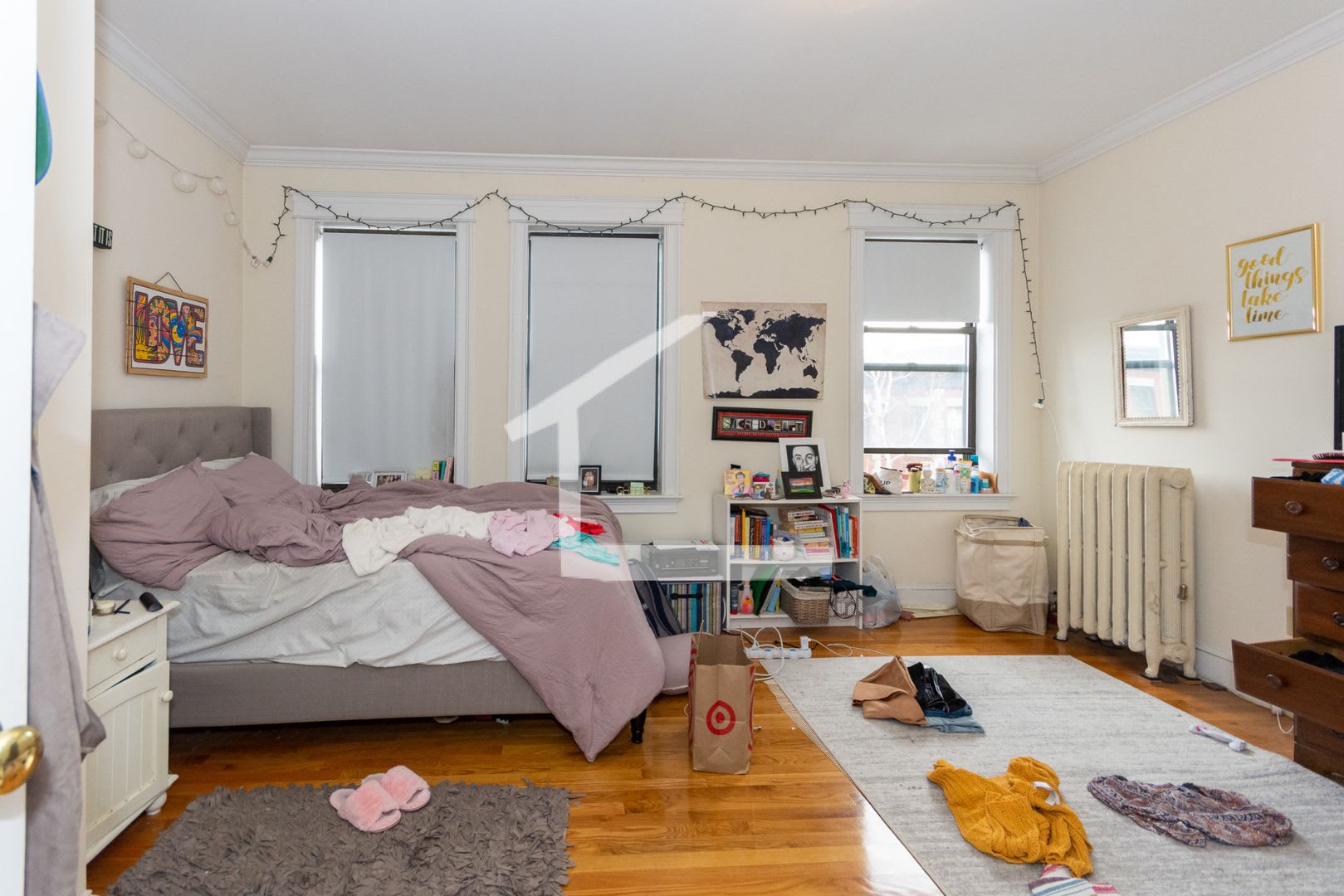 Huge, updated 4 bed in a prime spot in Allston. – photo 3