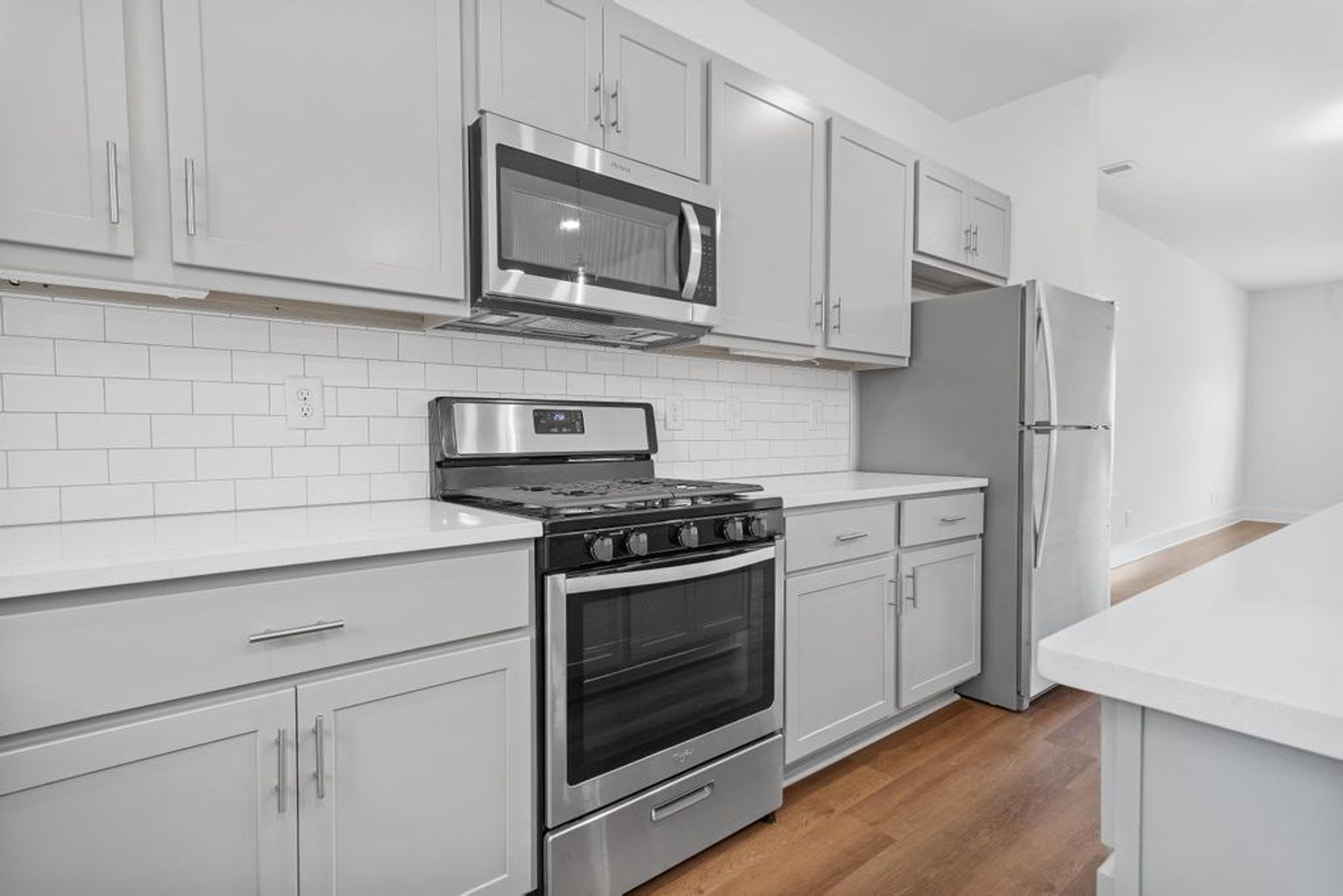 Spacious 3 Bedroom Home with Bonus Room – photo 4
