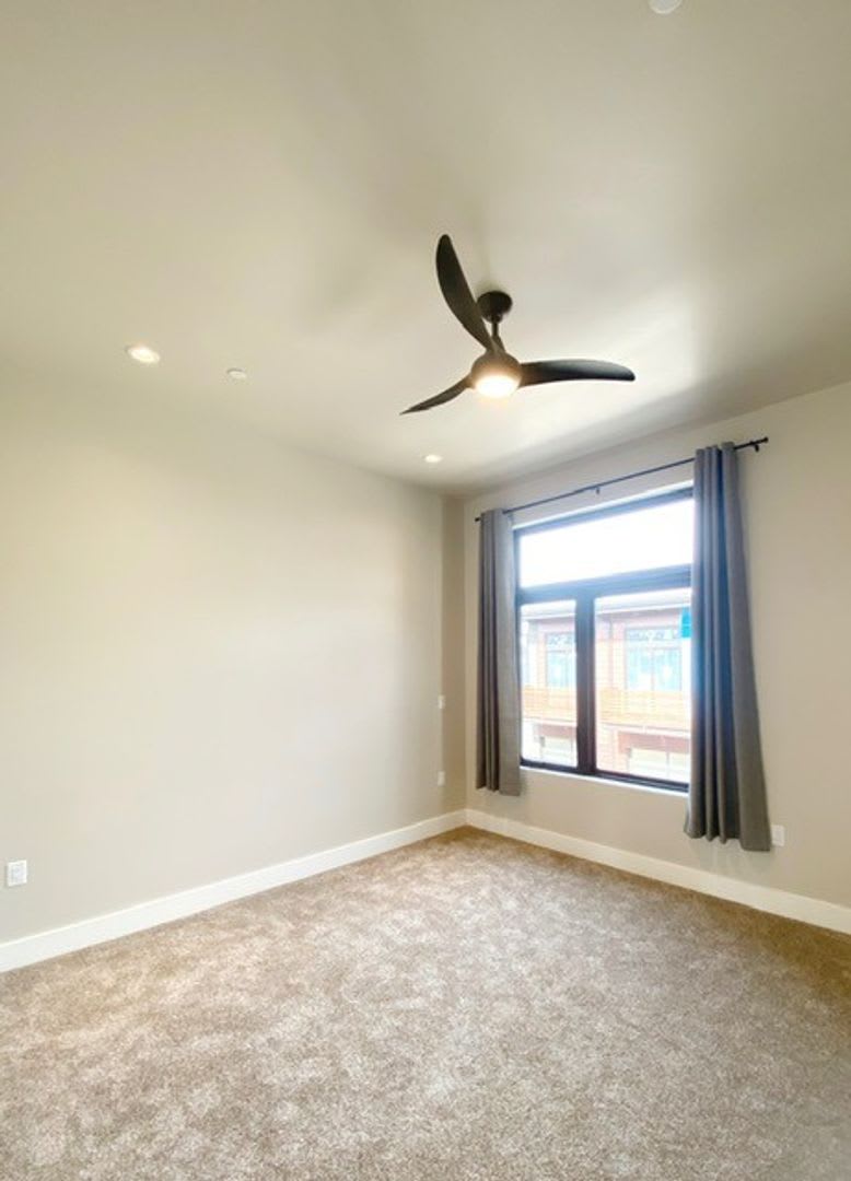 2Bd 2 Bath Unit Midtown Townhome – photo 3