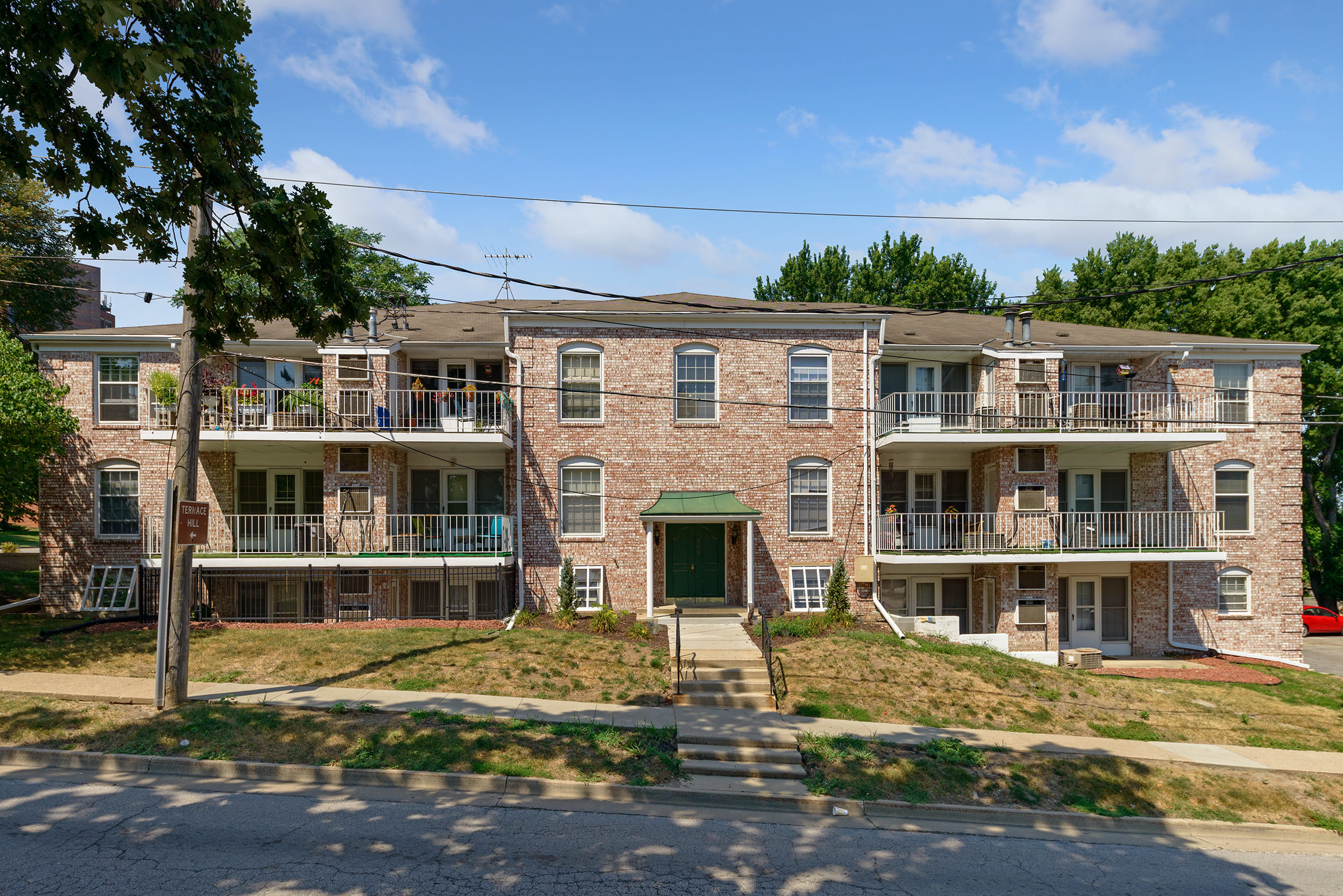 Arlington – photo 2