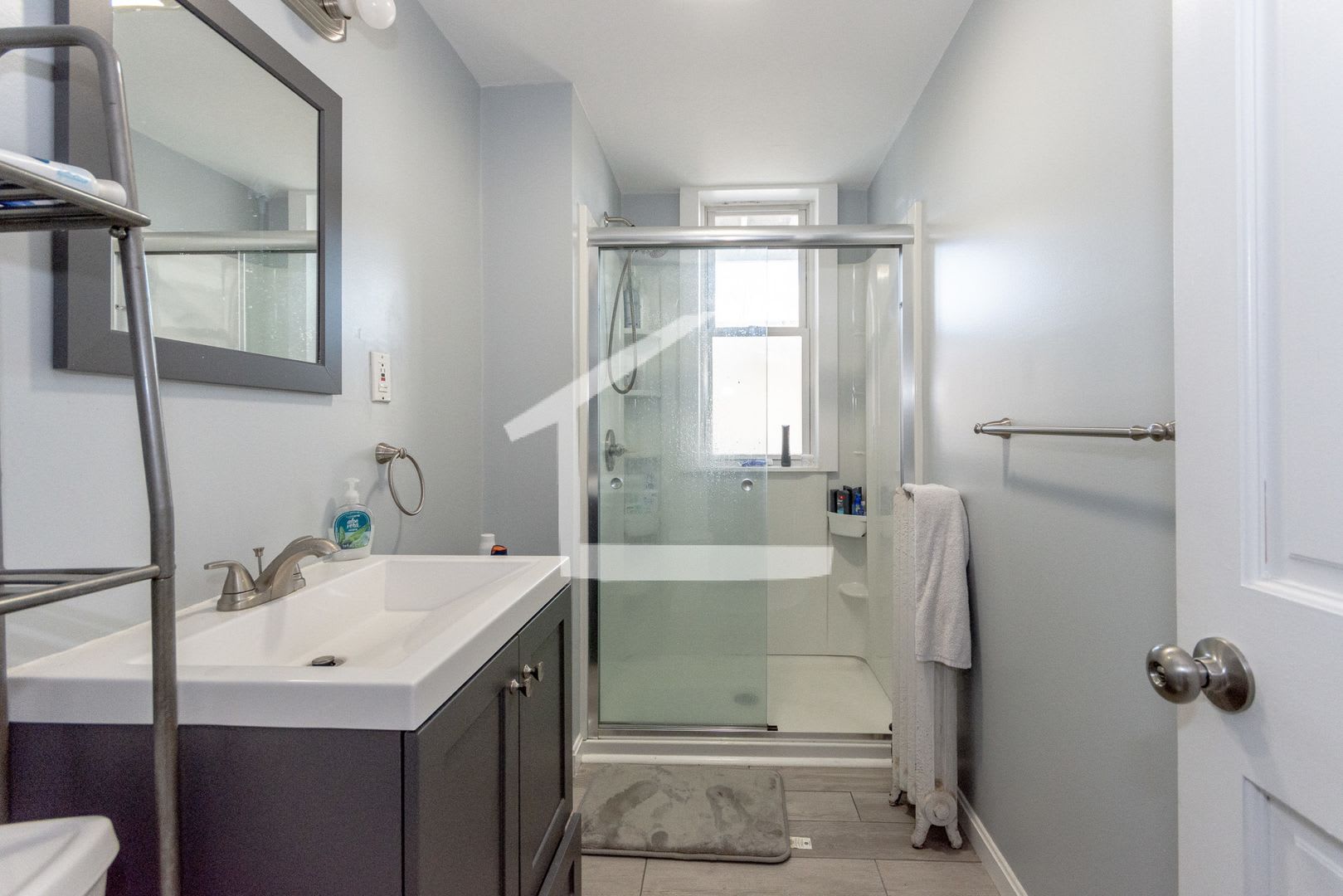Unique Bu Apartment With Ridiculous Renovations Including Dinos – photo 3