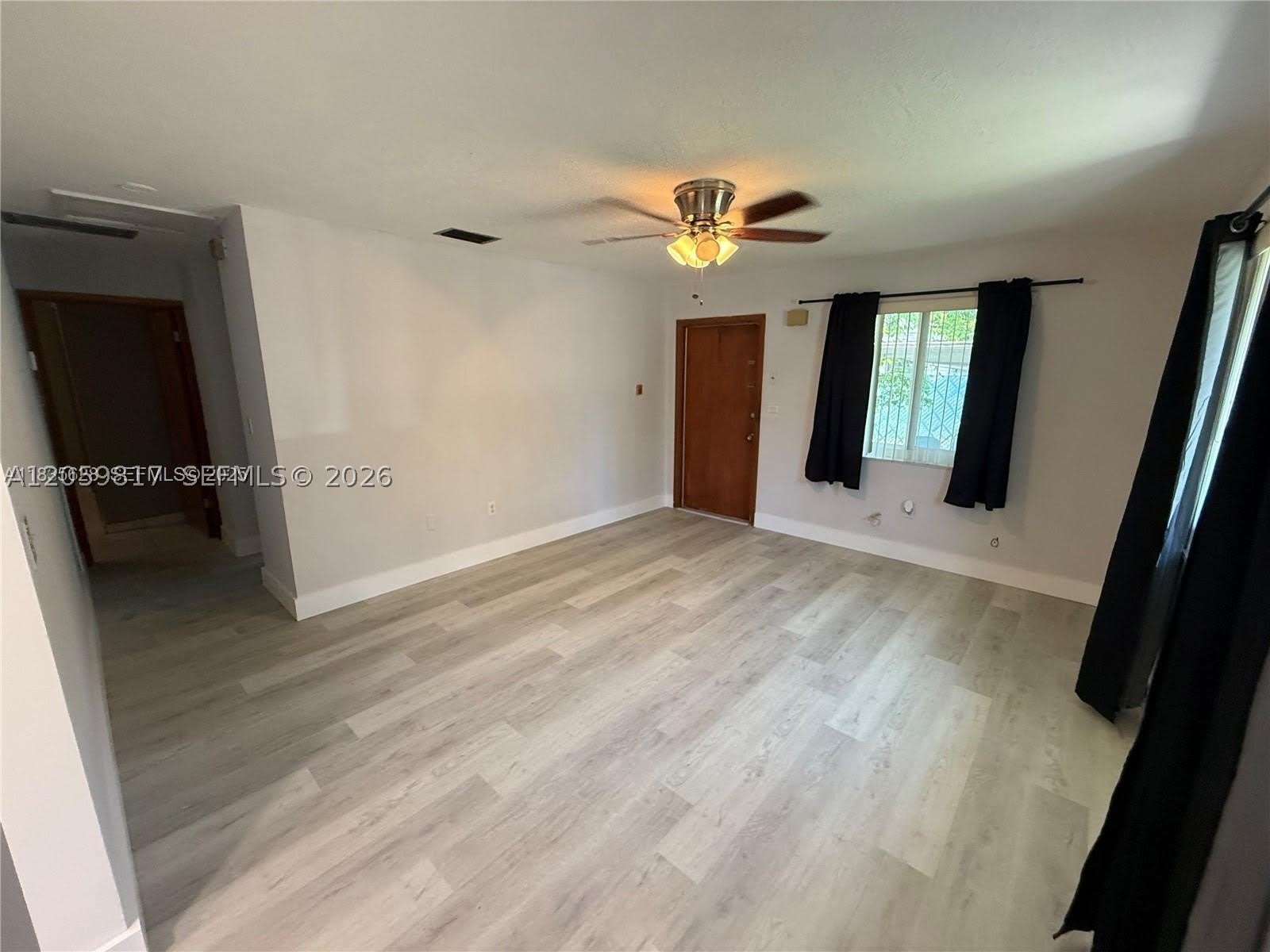 221 NE 1st Ter – photo 2
