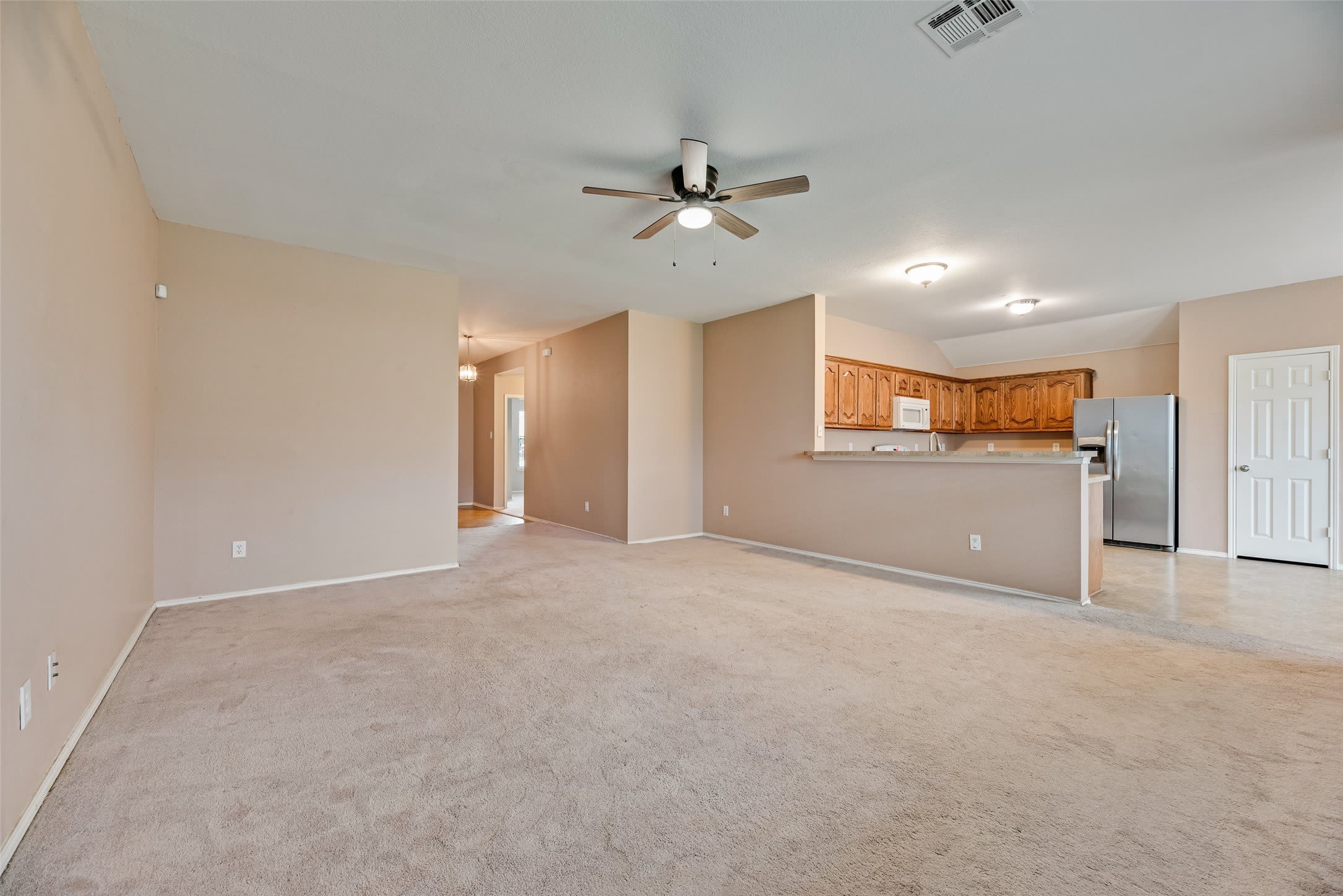2701 Mockingbird Street – photo 4
