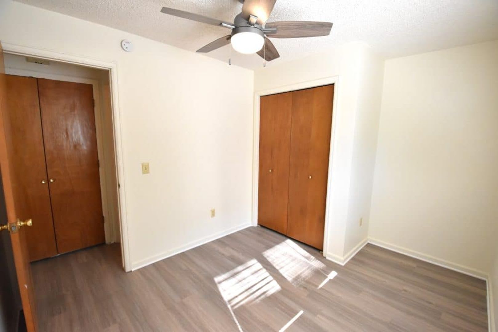 1 Bedroom Apartment at 19th and Walnut, the perfect downtown location! – photo 5