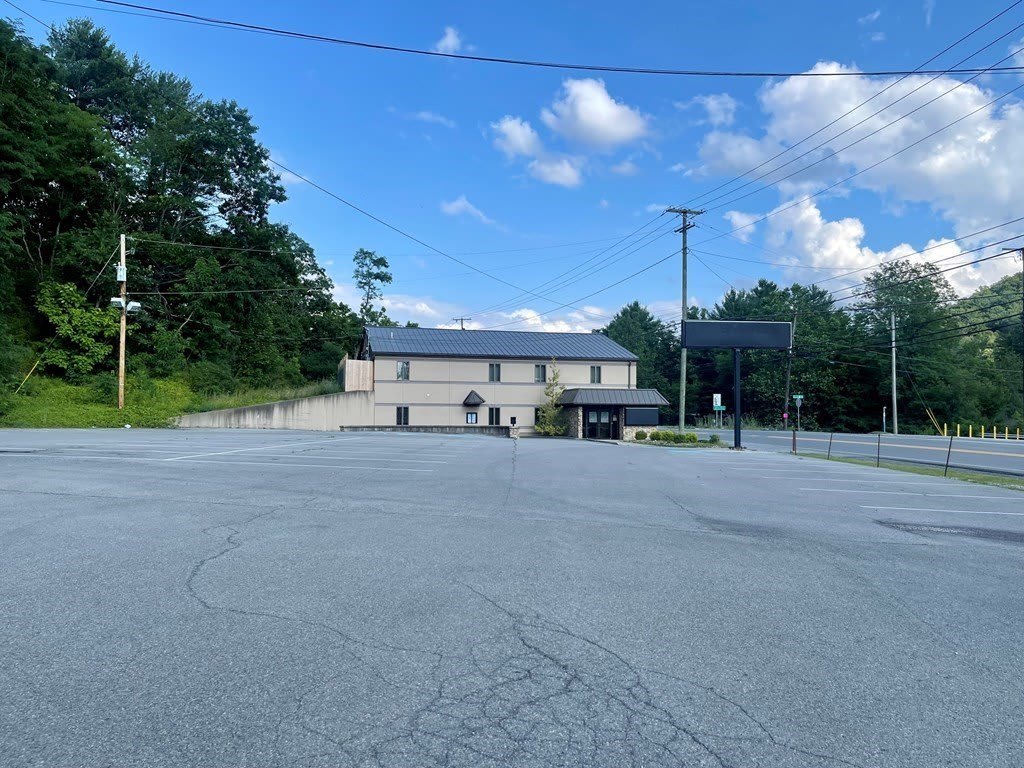 725 RITTER DR – photo 3