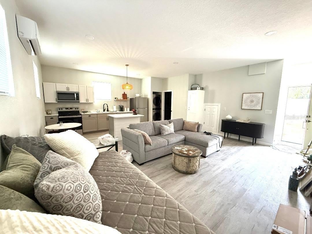 1183 CHESTNUT Street – photo 4