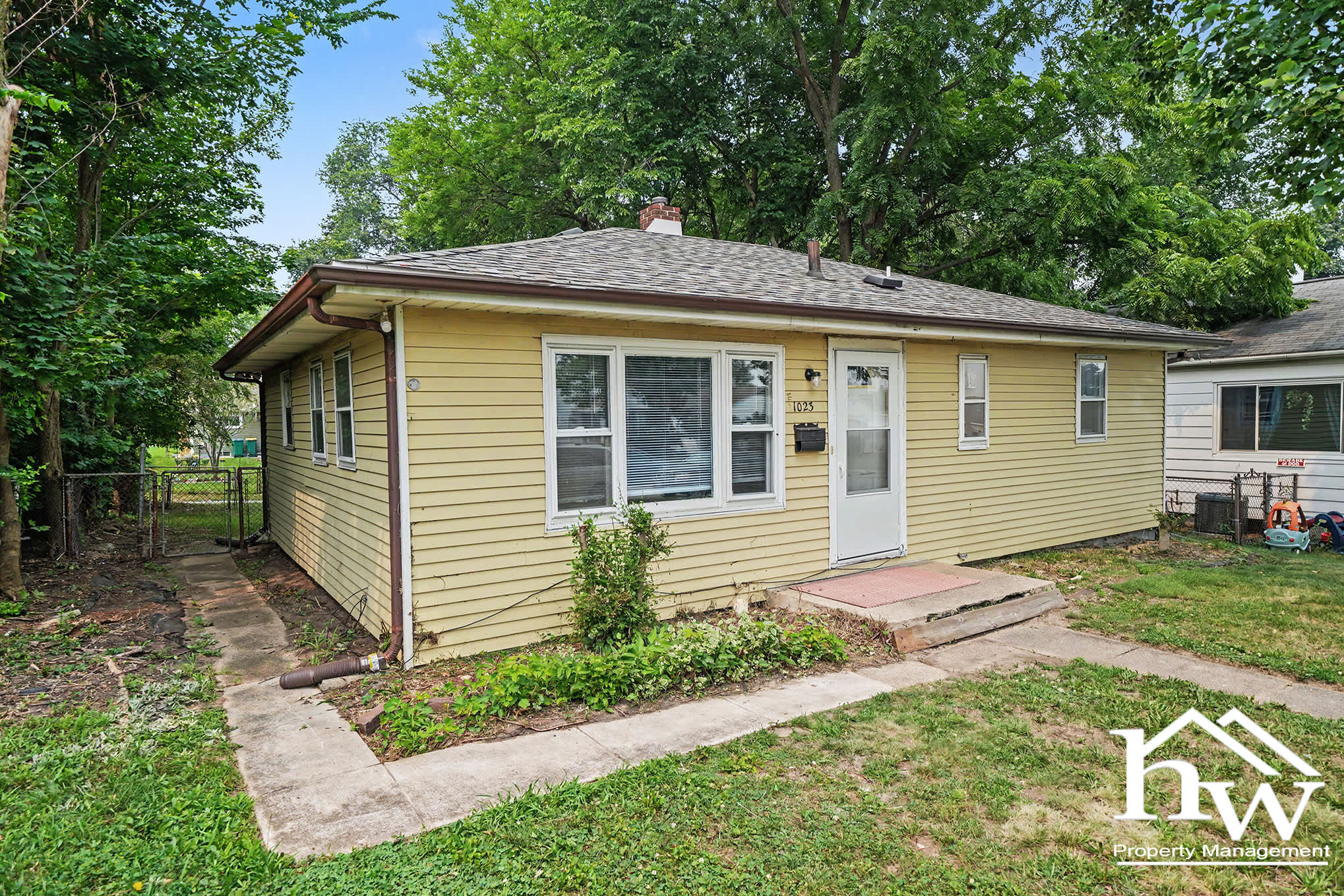 1023 Geyer Ave – photo 2