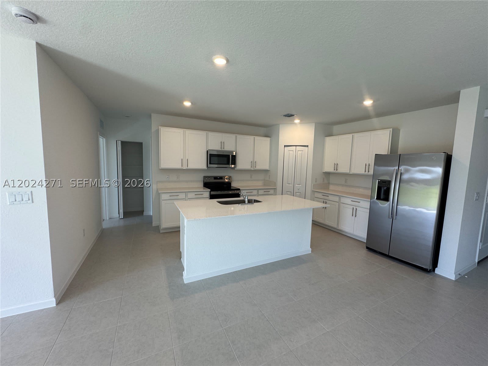 693 Carlyle Way – photo 2
