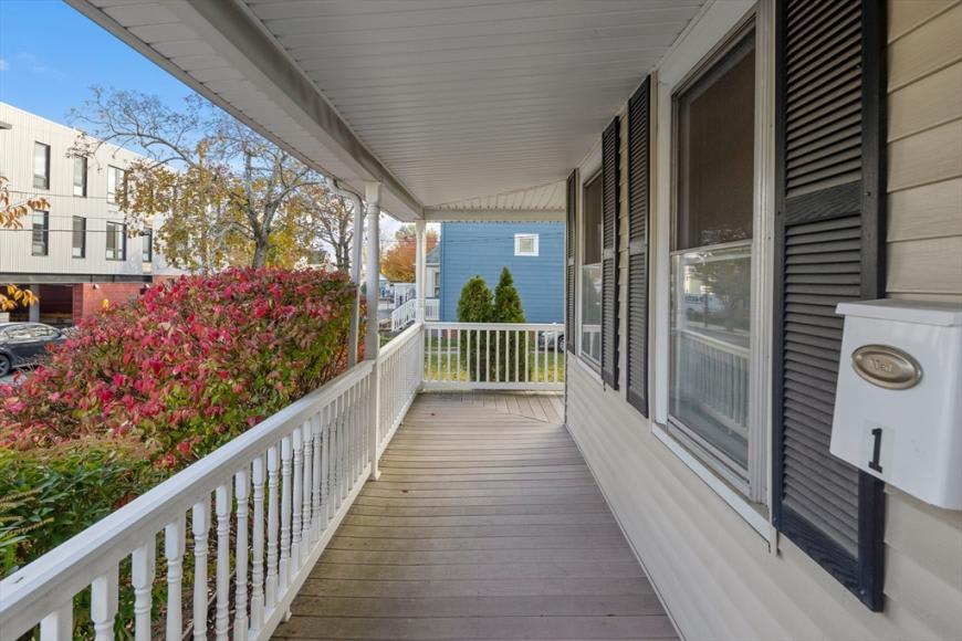 14 Everett – photo 2