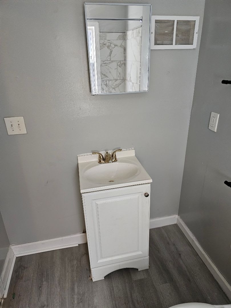5056 Bewick St, 3 Beds – photo 5