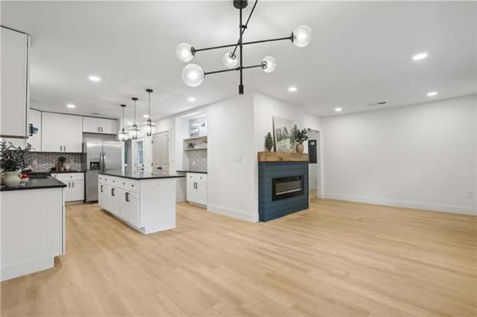 4 2 Atlanta Home For Rent – photo 5