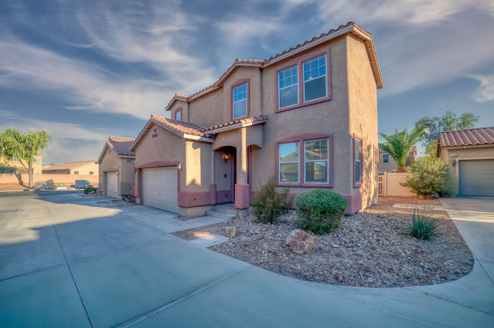MOVE IN READY 3-BEDROOMS 2-BATHS 2-CAR GARAGE HOME! – photo 2