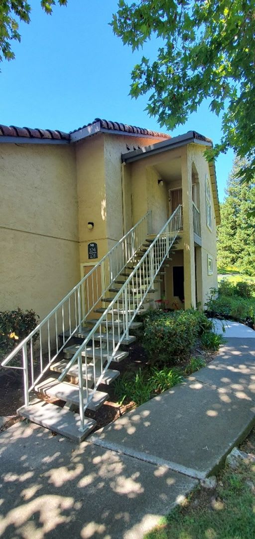Gorgeous 2 Bed 2 Bath Condo in Hercules!! Ready to Lease Won't Last!!!! – photo 4