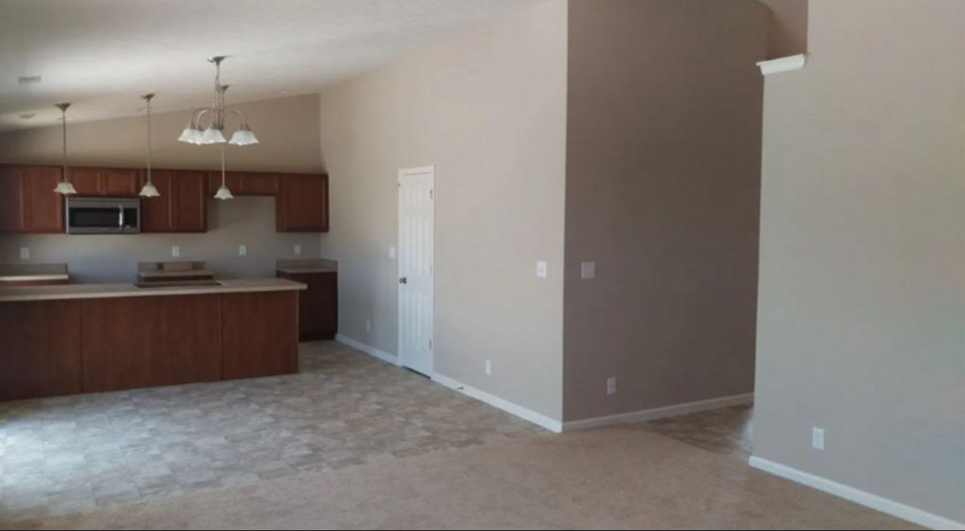 Charming 3-Bedroom Home in West Lafayette with 2-Car Garage & Washer/Dryer – photo 3