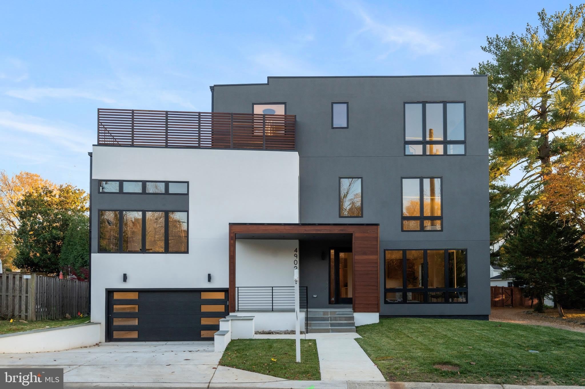 4902 GREENWAY Drive – photo 1