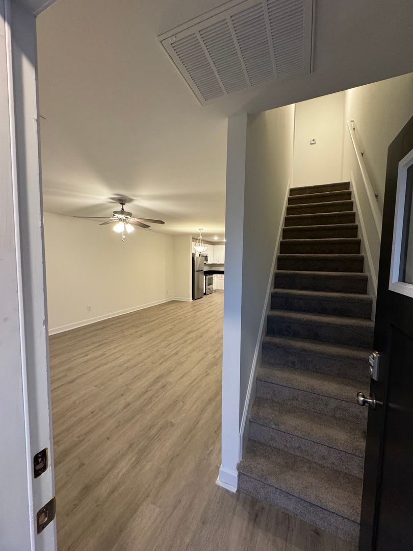 New Construction! 3 bed 2.5 bath townhome – photo 5