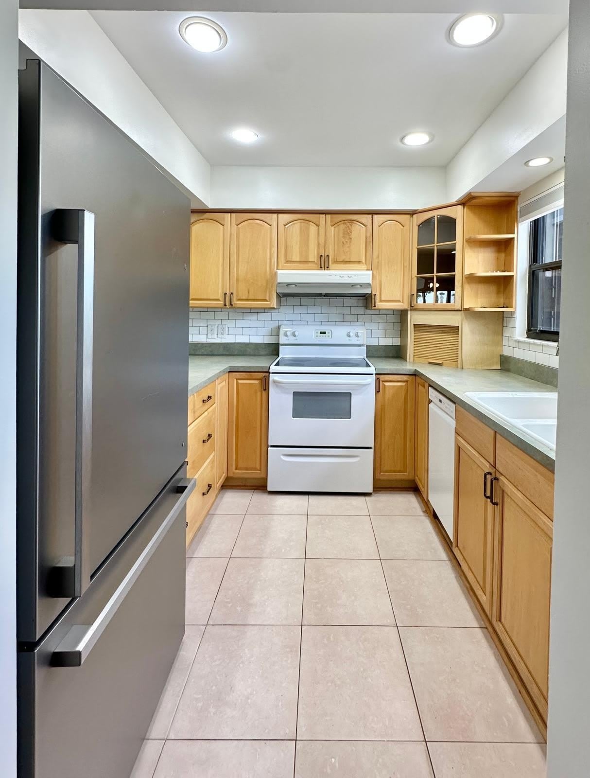 13509 S Indian River Drive – photo 5