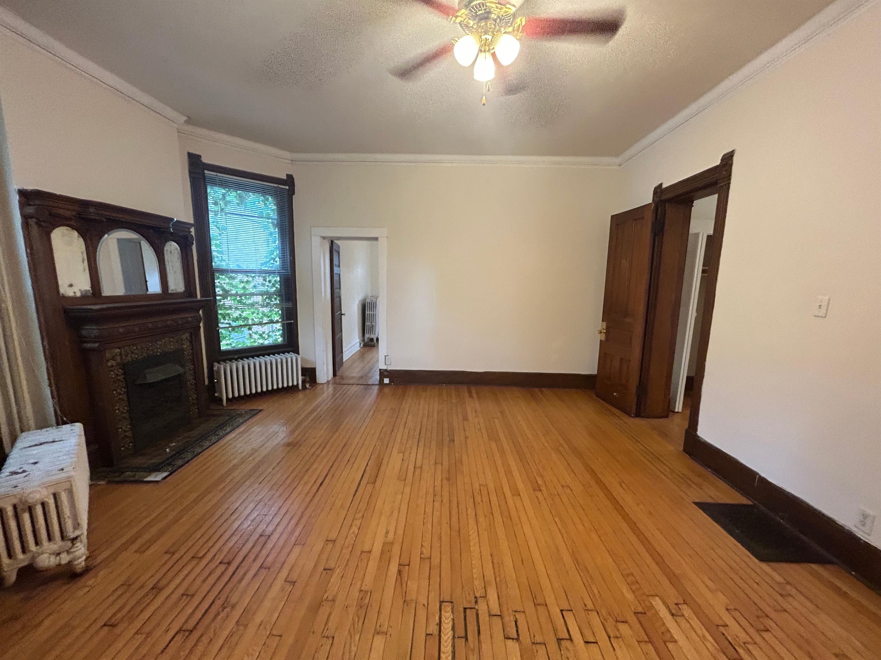 319 N Pinckney – photo 1