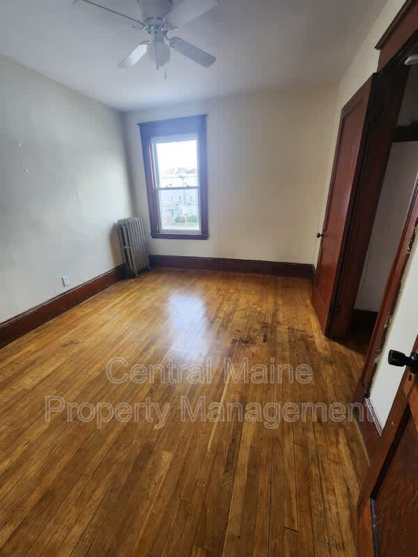 33 Bradley St. – photo 5
