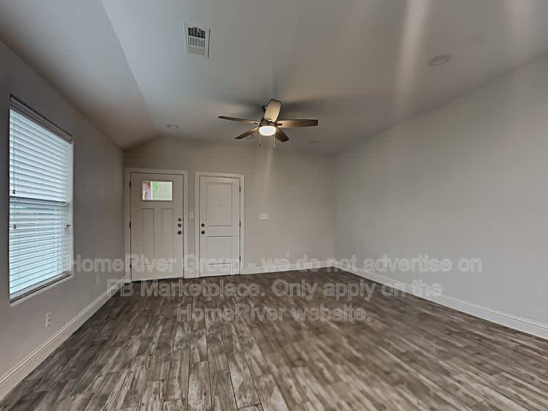 617 E Carter St – photo 2