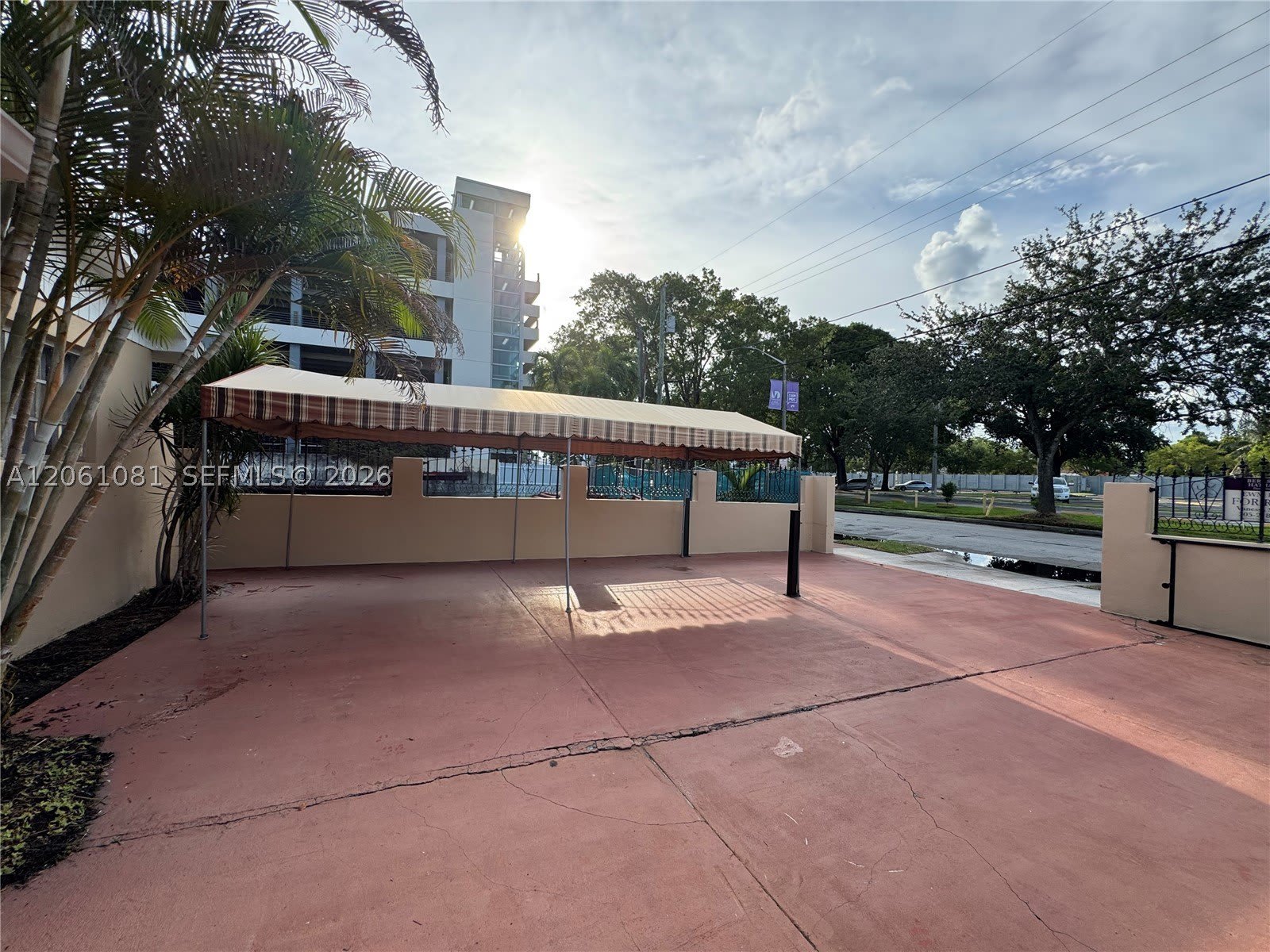 2524 SW 6th St – photo 5
