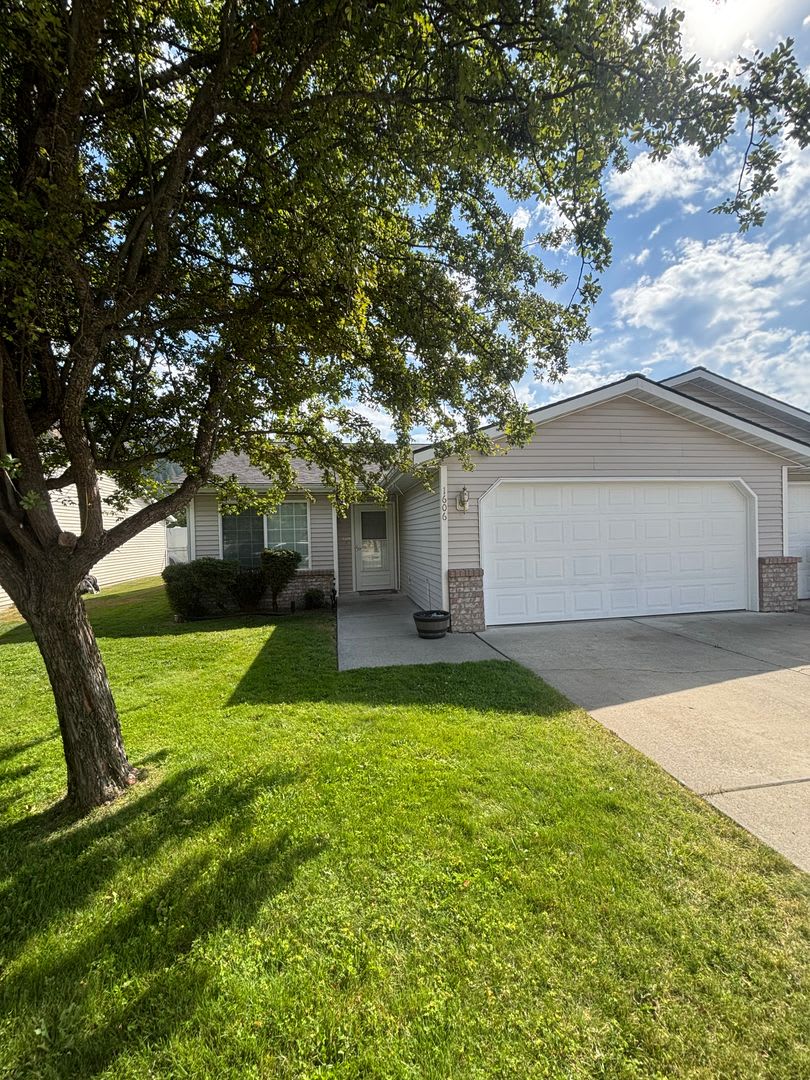 Single Family Duplex On Best Pl 30 – photo 4