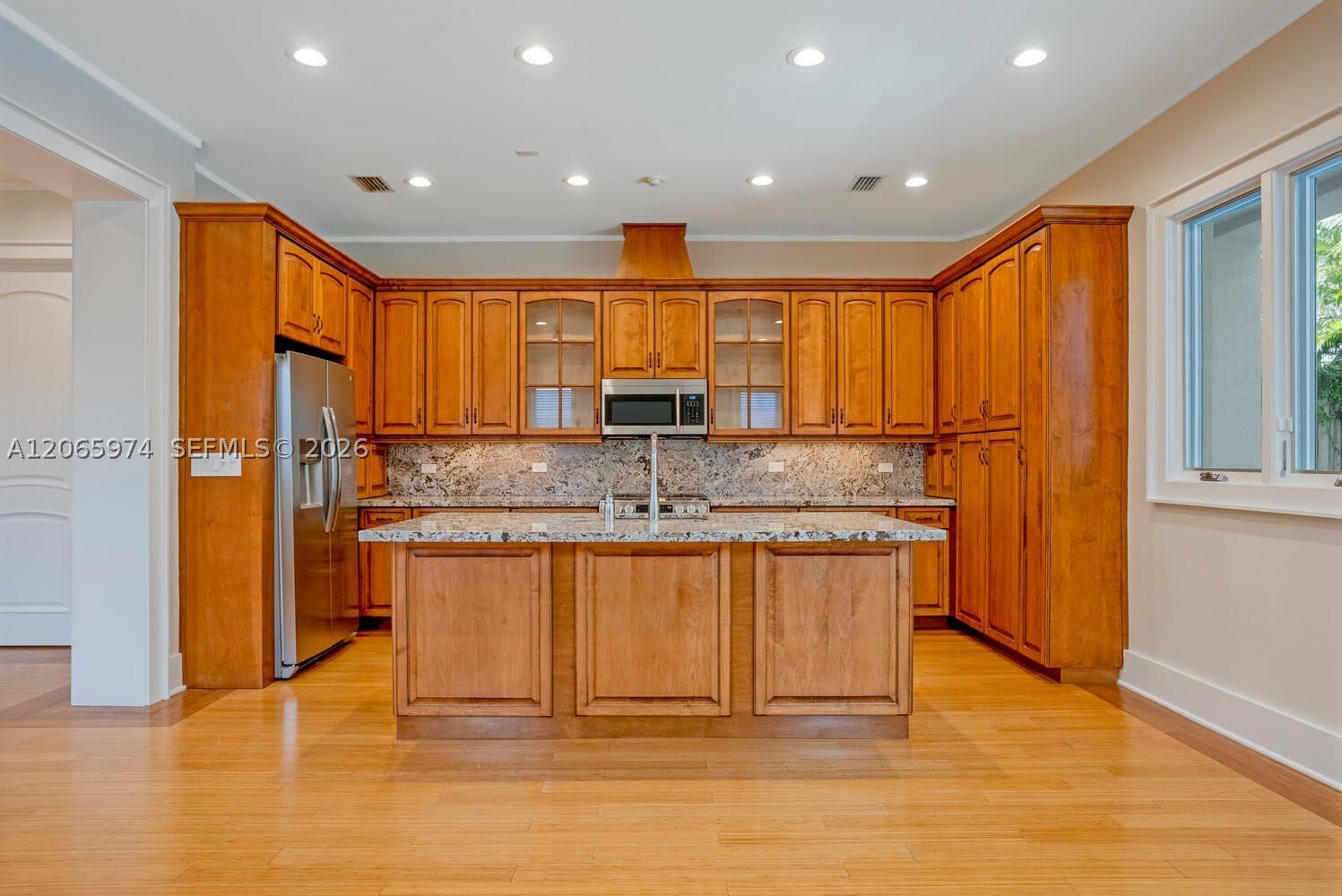 3072 Carter St – photo 4
