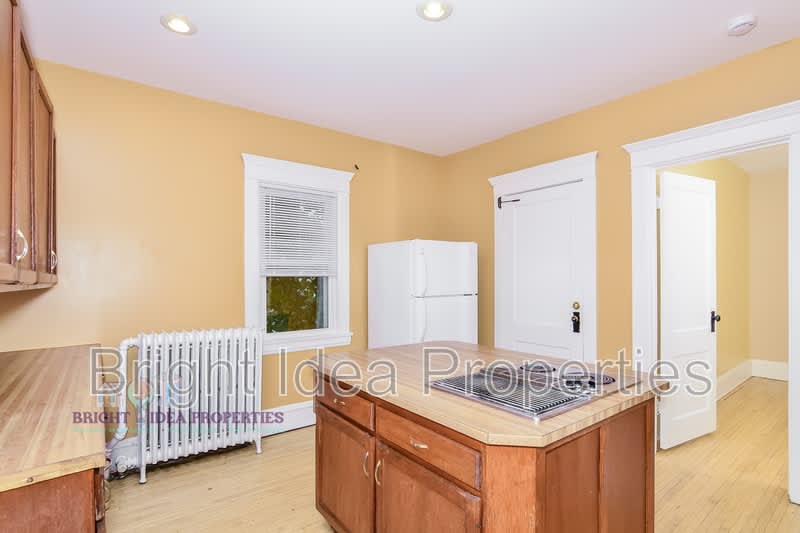 2104 Emerson Avenue South – photo 5