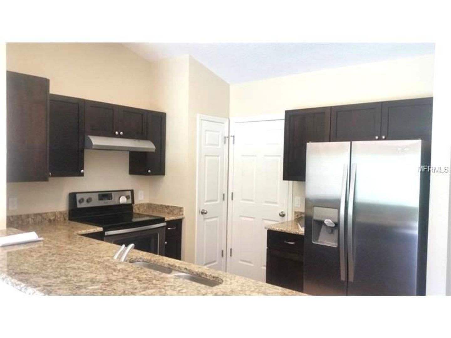 MOVE IN SPECIAL- 2/2 Duplex in St. Cloud Close to Lakefront – photo 2