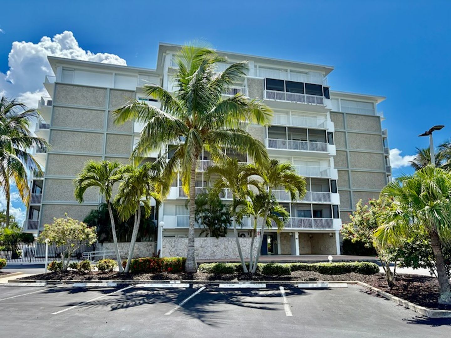 Marco Towers – photo 1