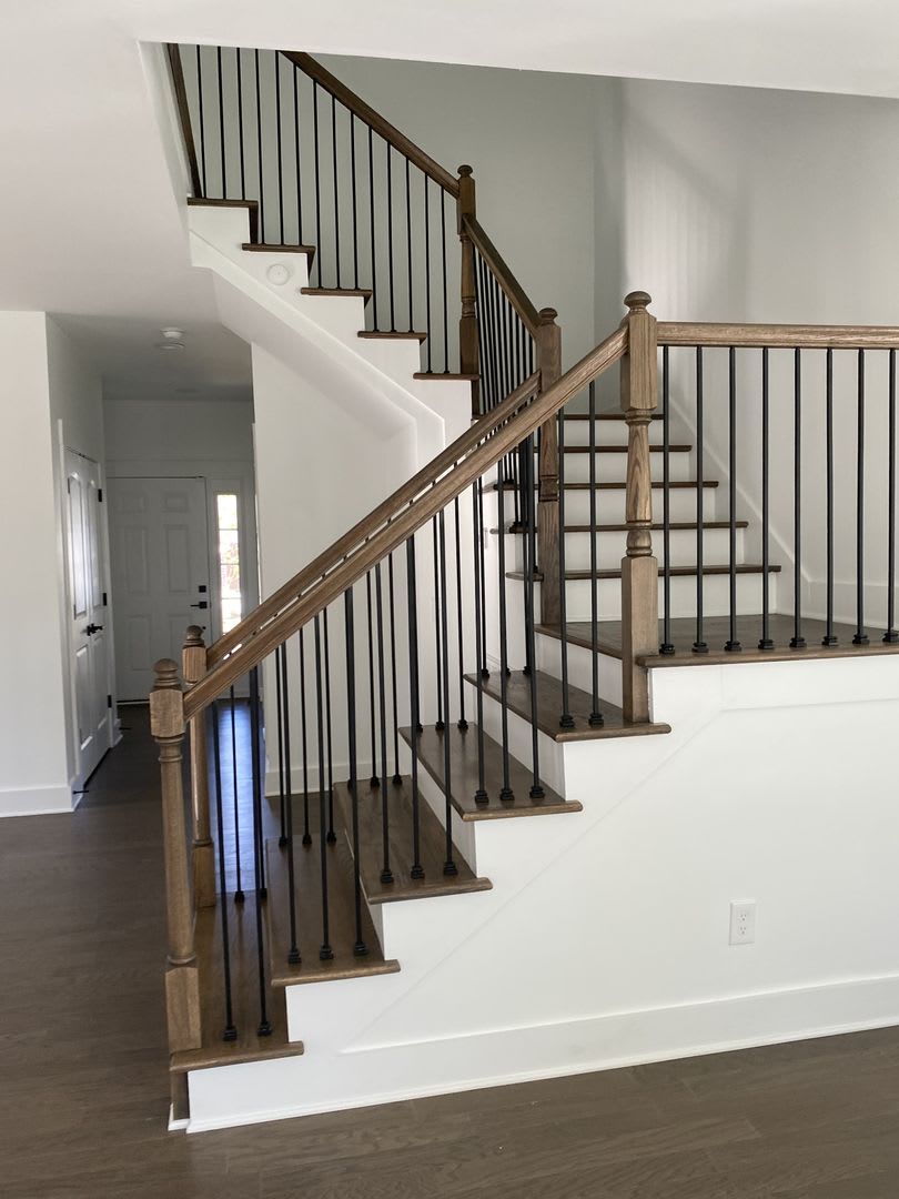 Spacious 3BR/2.5BA home in North Nashville with an abundance of natural light throughout! – photo 2