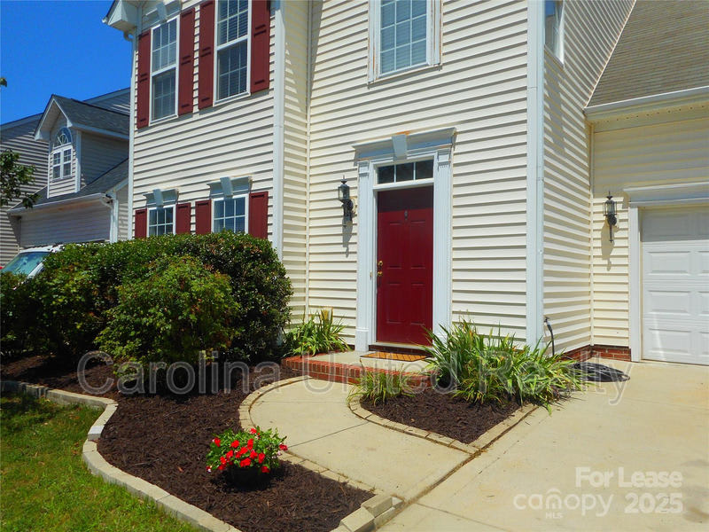 1018 Fountainbrook Dr – photo 2