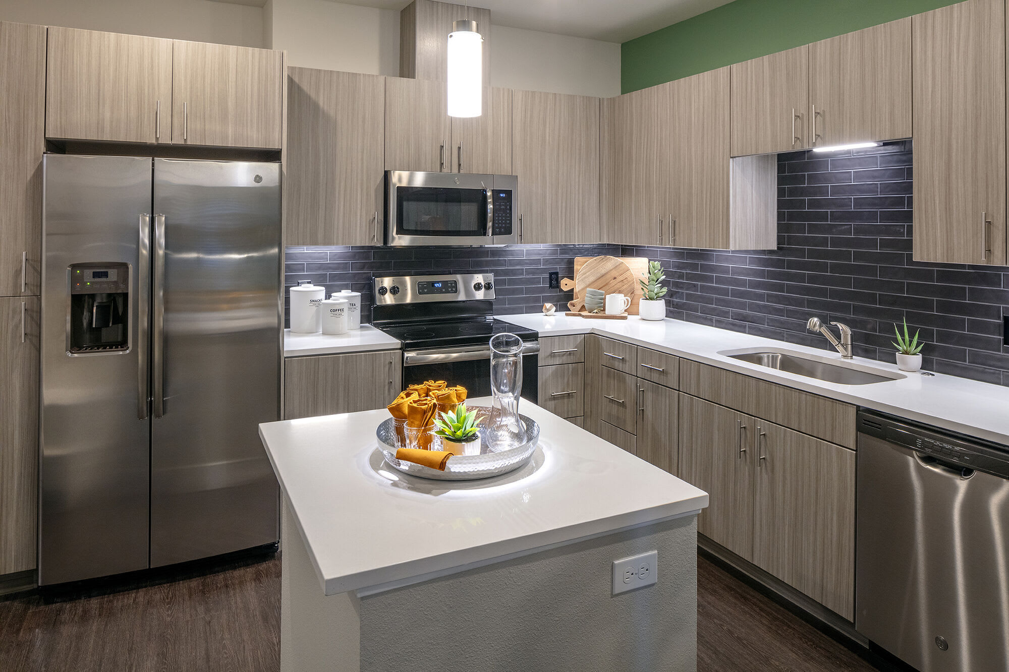 10825 Southwest Canterbury Lane 101 – photo 2