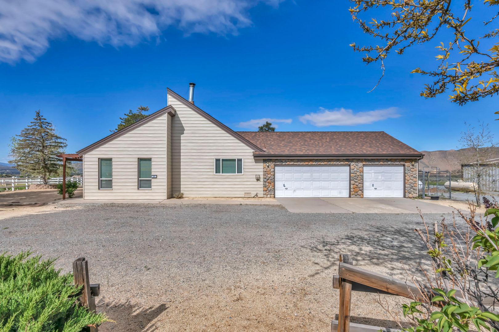 Fully Furnished Home In A Peaceful Ranch Style Setting With Mountain Views Modern Upgrades In Spanish Springs – photo 2
