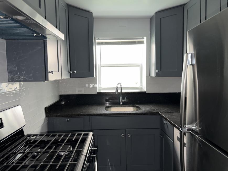 2752 West North Shore Ave – photo 3