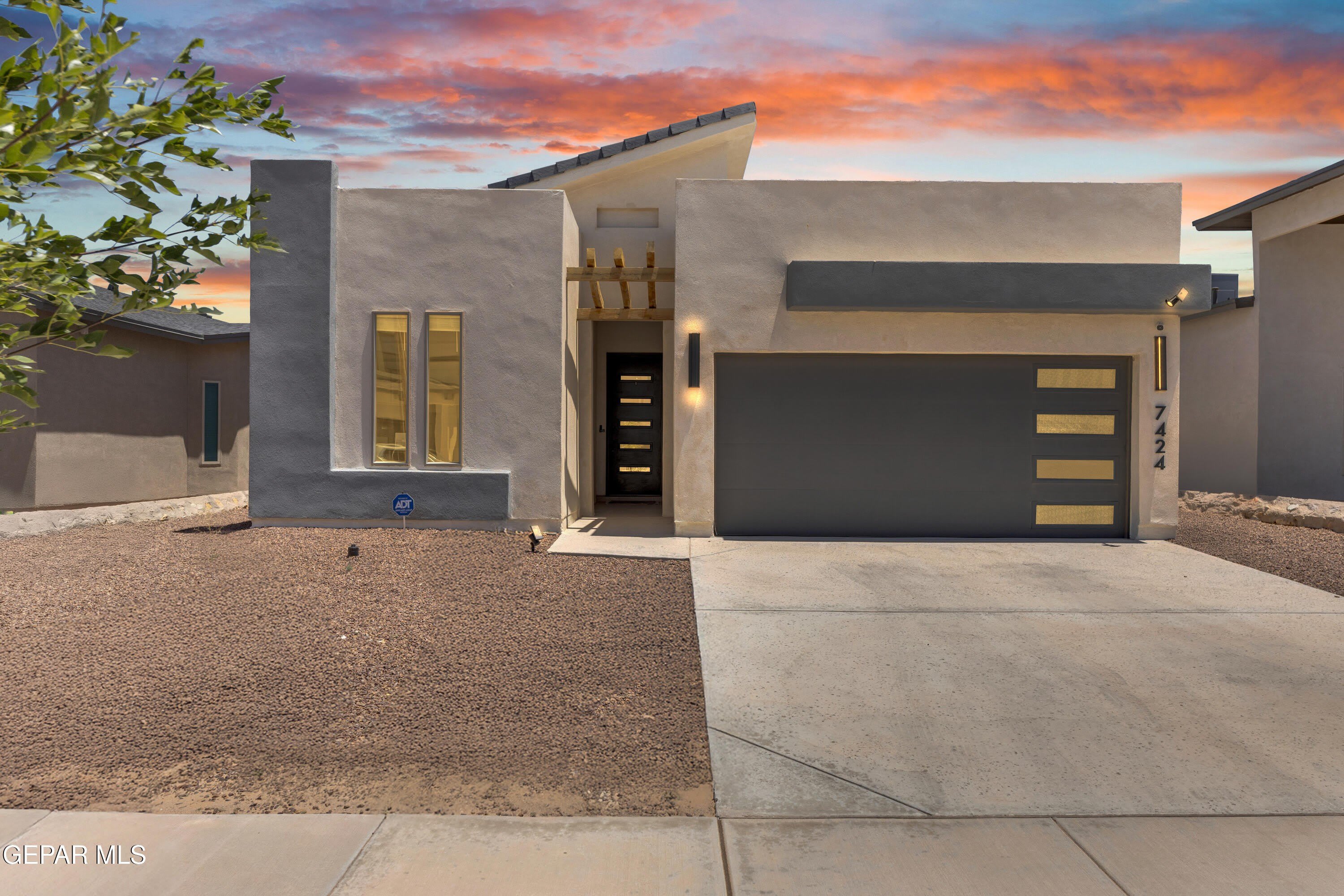 7424 RIO RIMAC Drive – photo 1