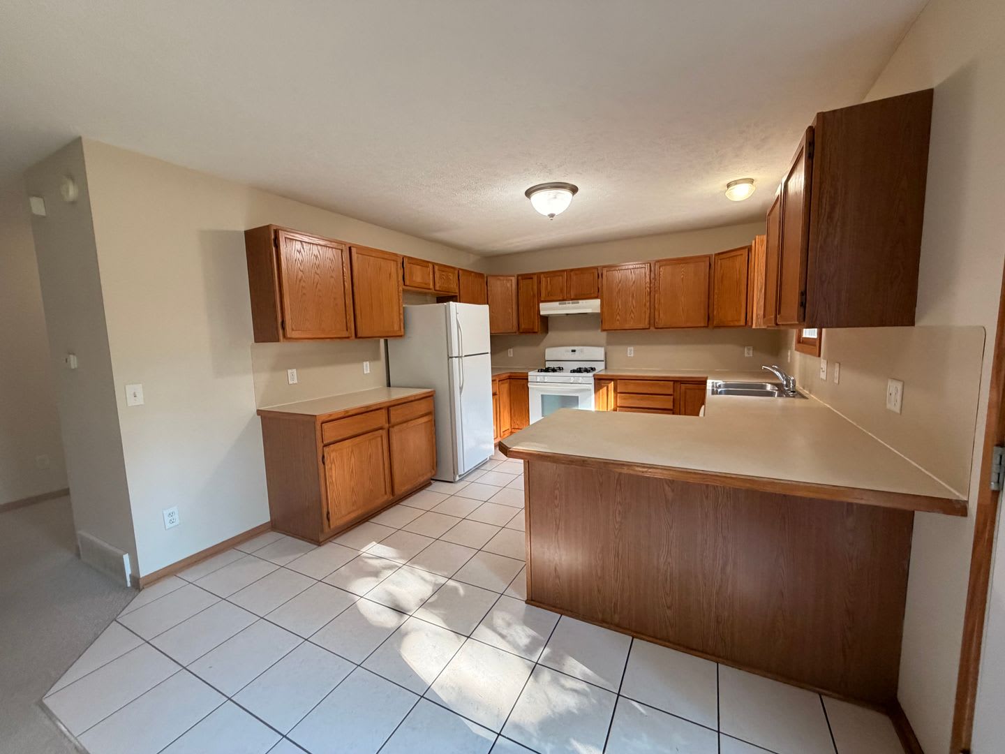 Charming 3 Bedroom – photo 3