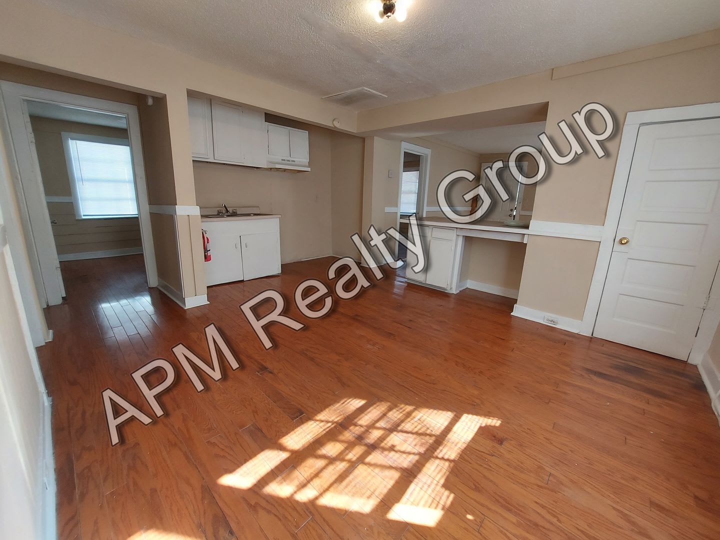 3 bedroom house in Melrose Heights – photo 4