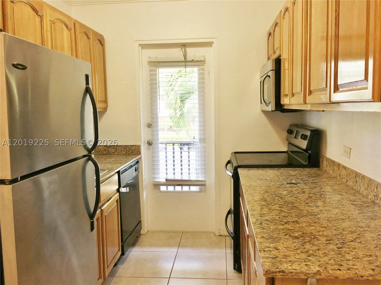 95 Edgewater Dr – photo 4