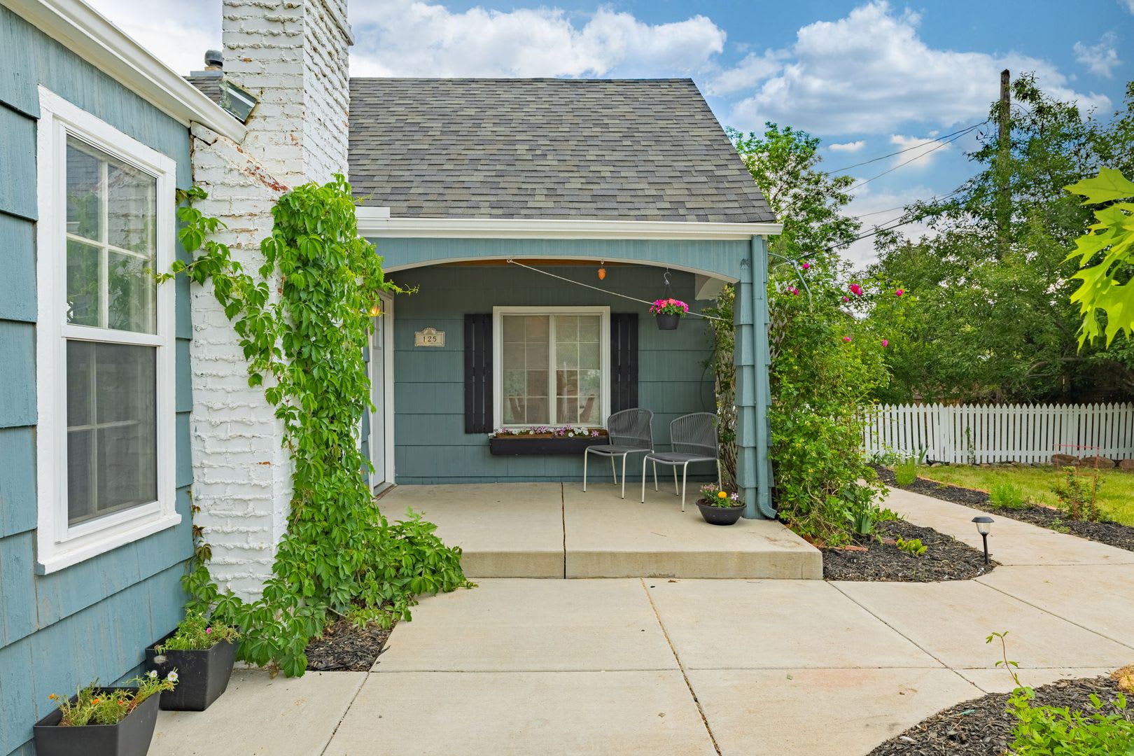 Beautifully Updated 5-Bedroom Rental Near The Broadmoor!! – photo 3