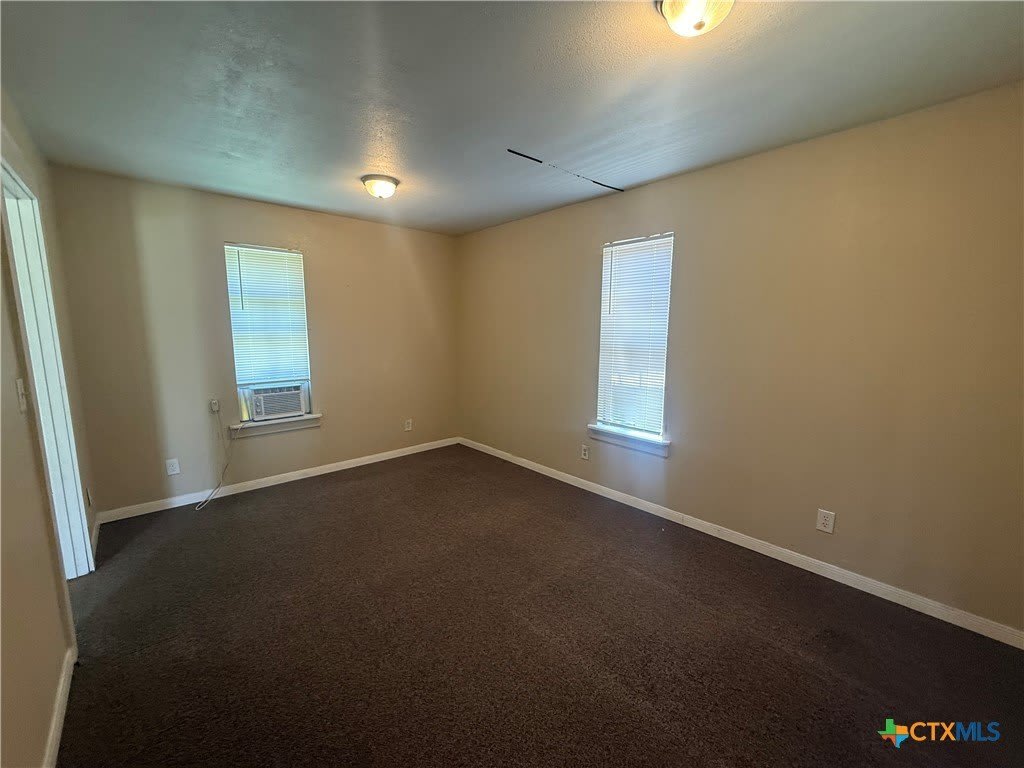 302 Burleson Street – photo 4