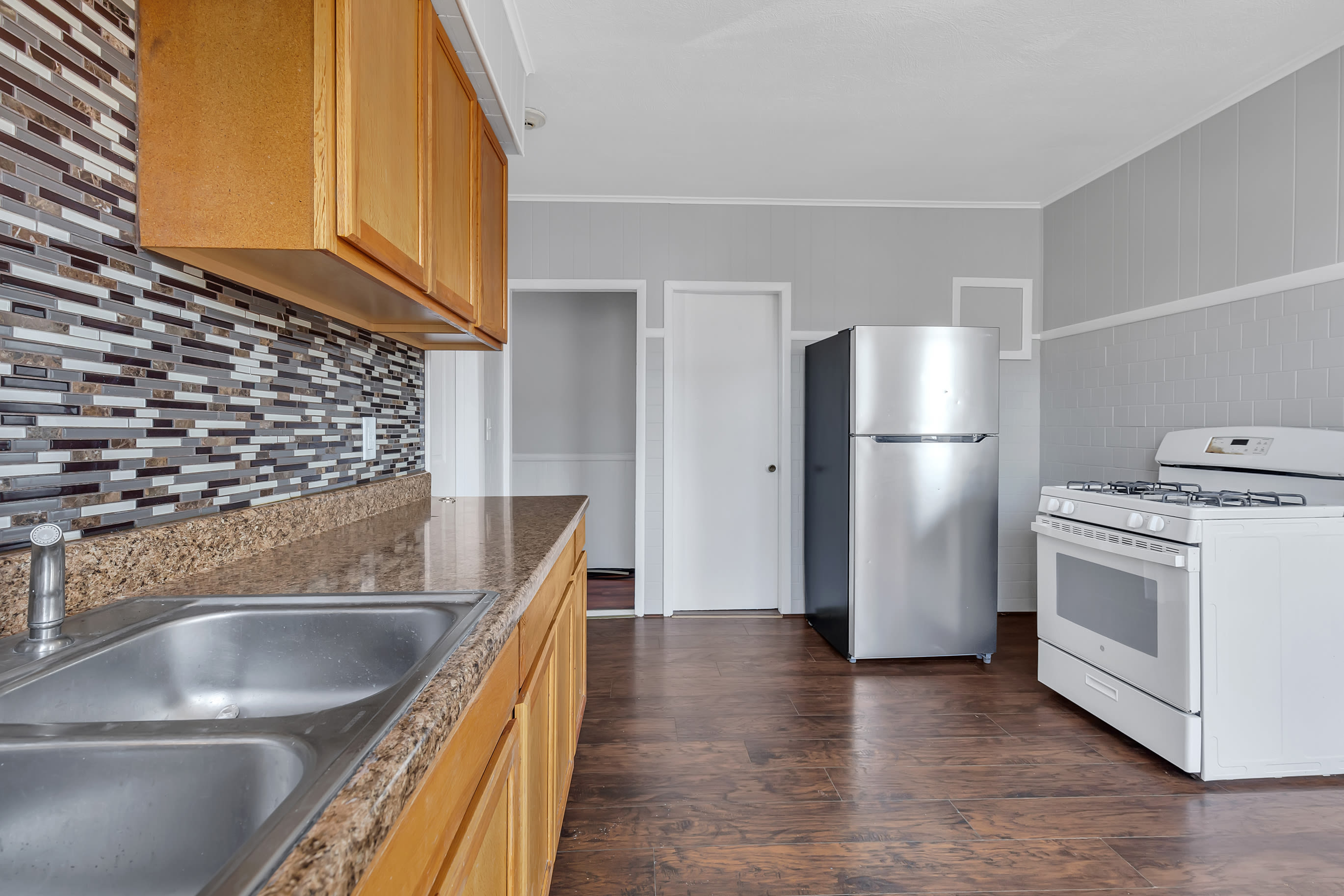 111 Pocasset Ave – photo 4