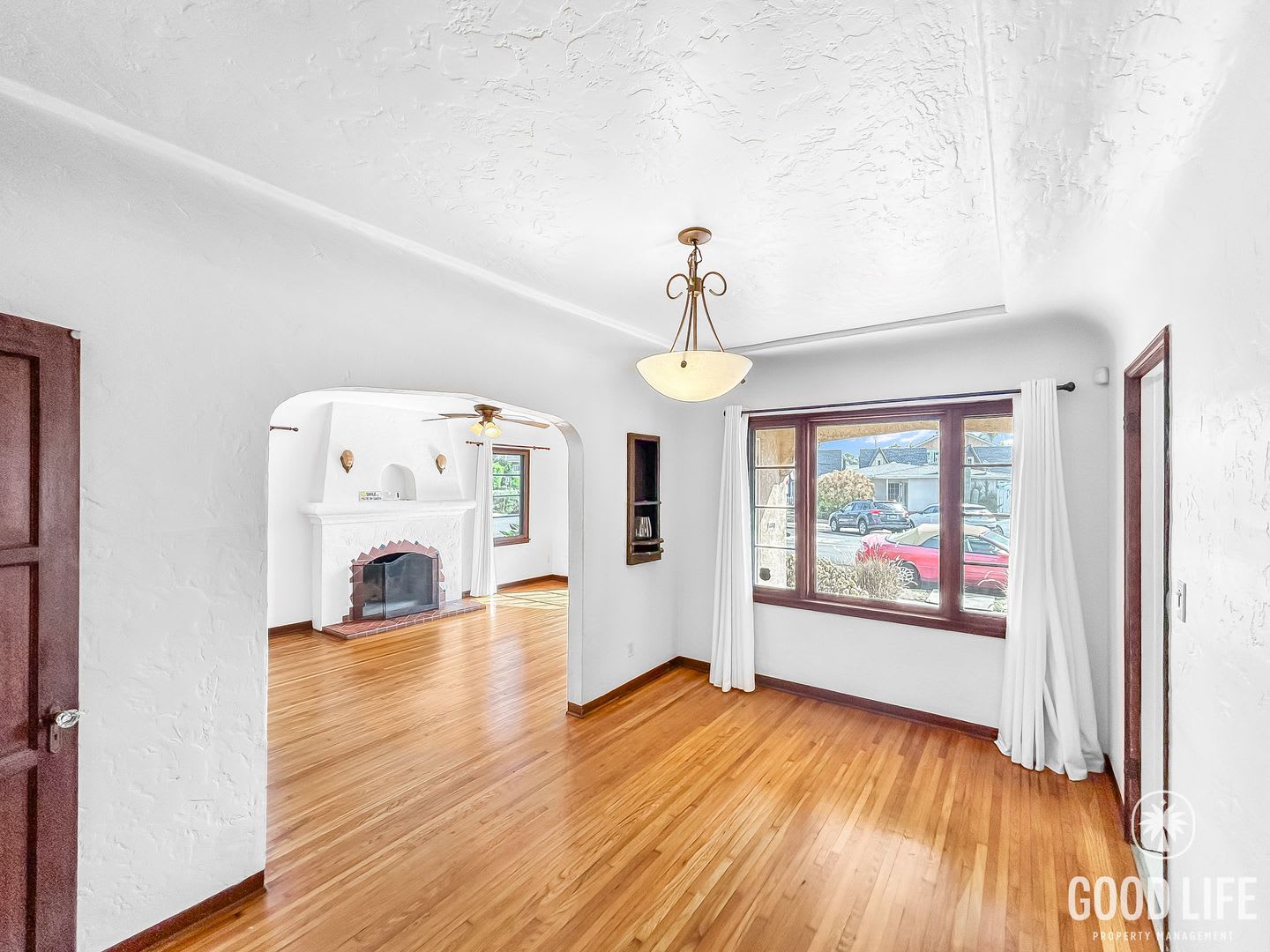 Beautiful 2B 1BA Home in University Heights w/ Washer Dryer! – photo 3