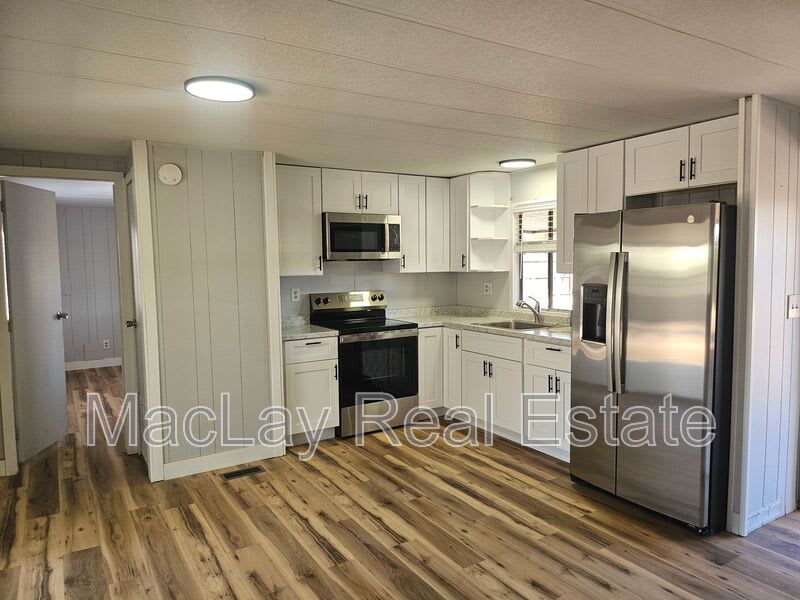 901 S 95Th Street – photo 2