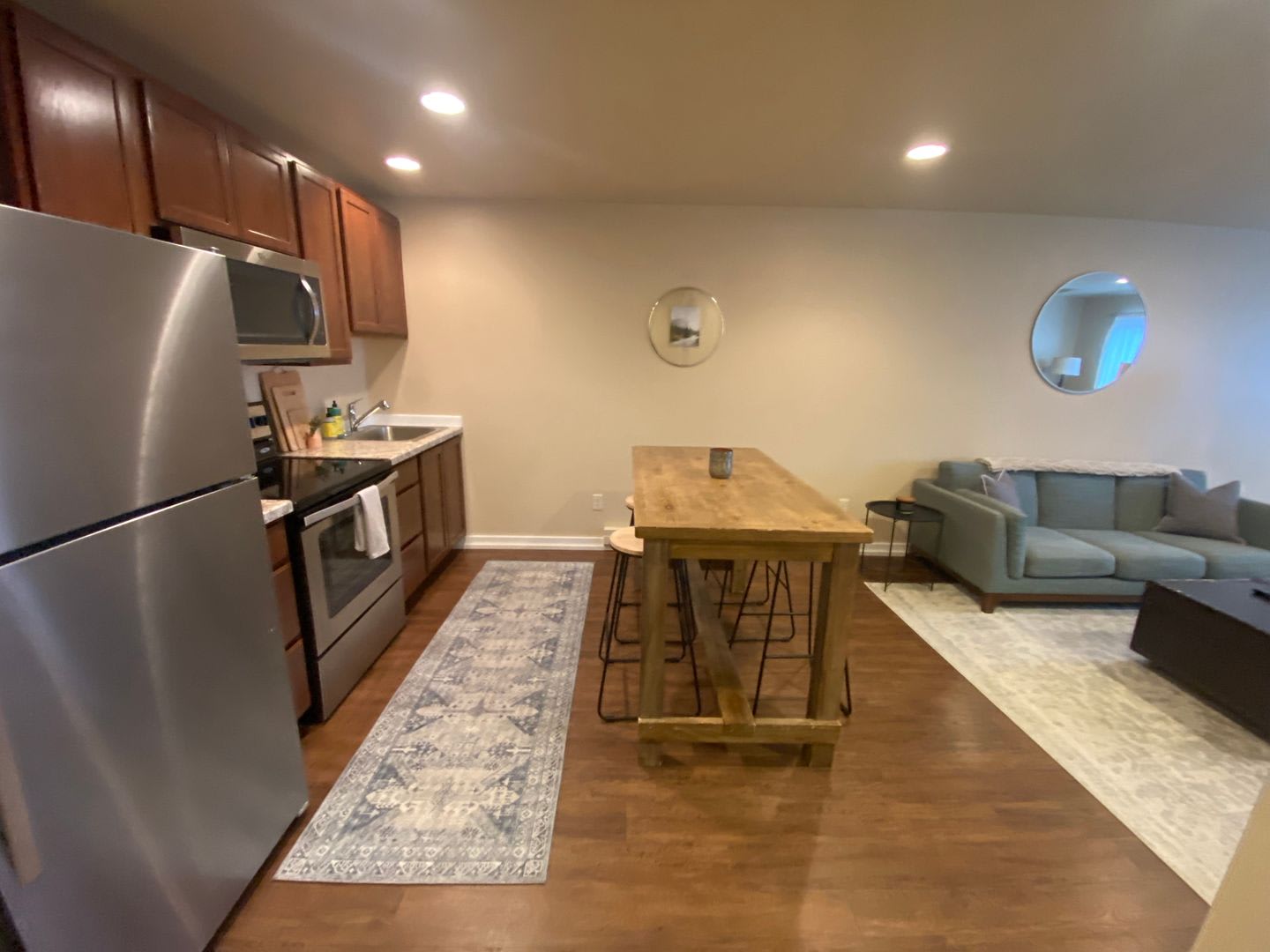 Fully Furnished Cozy Unit in Four Corners! – photo 4