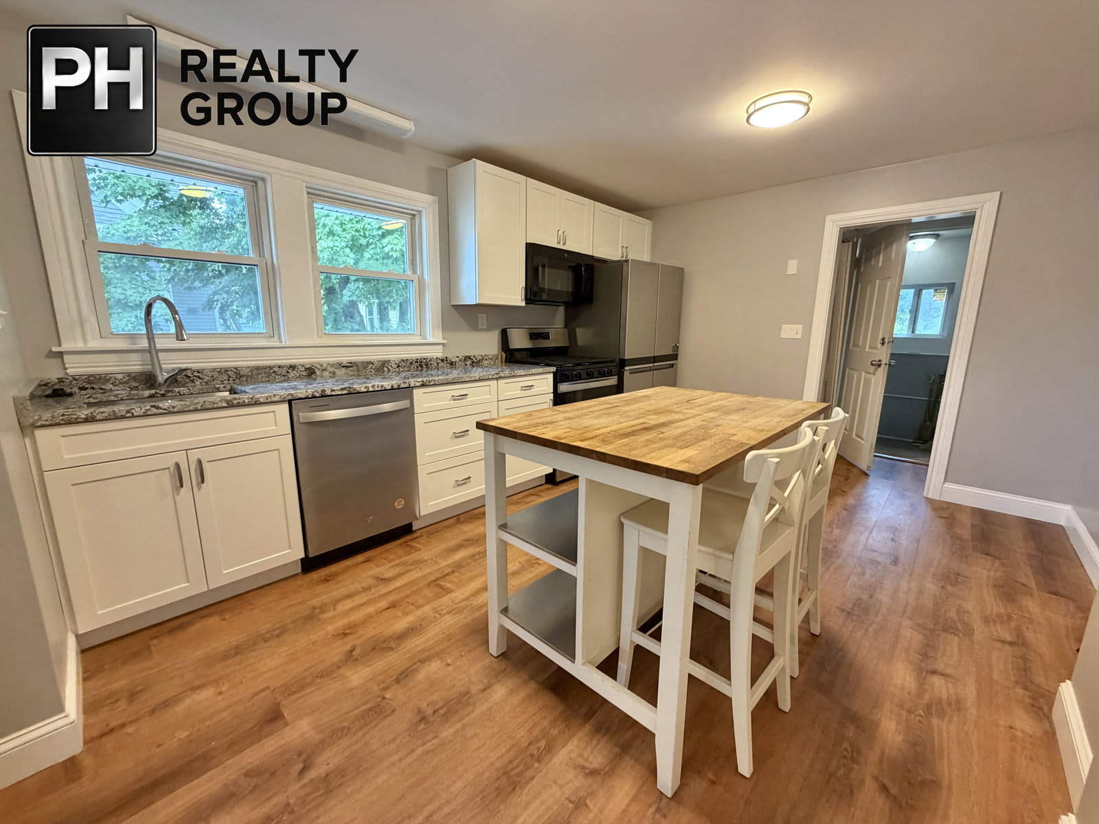63 Newell Road – photo 2