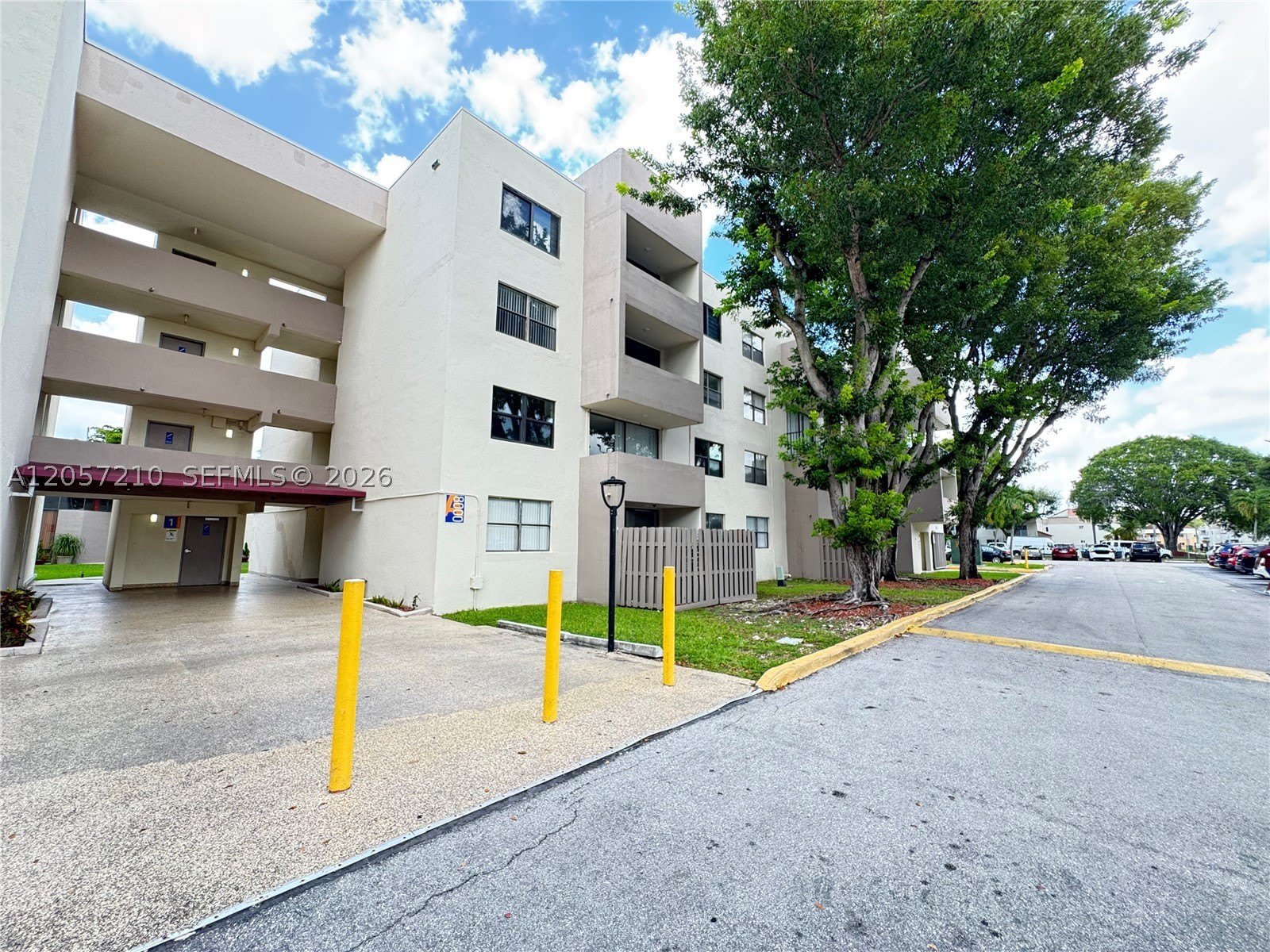 8000 SW 149th Ave – photo 1