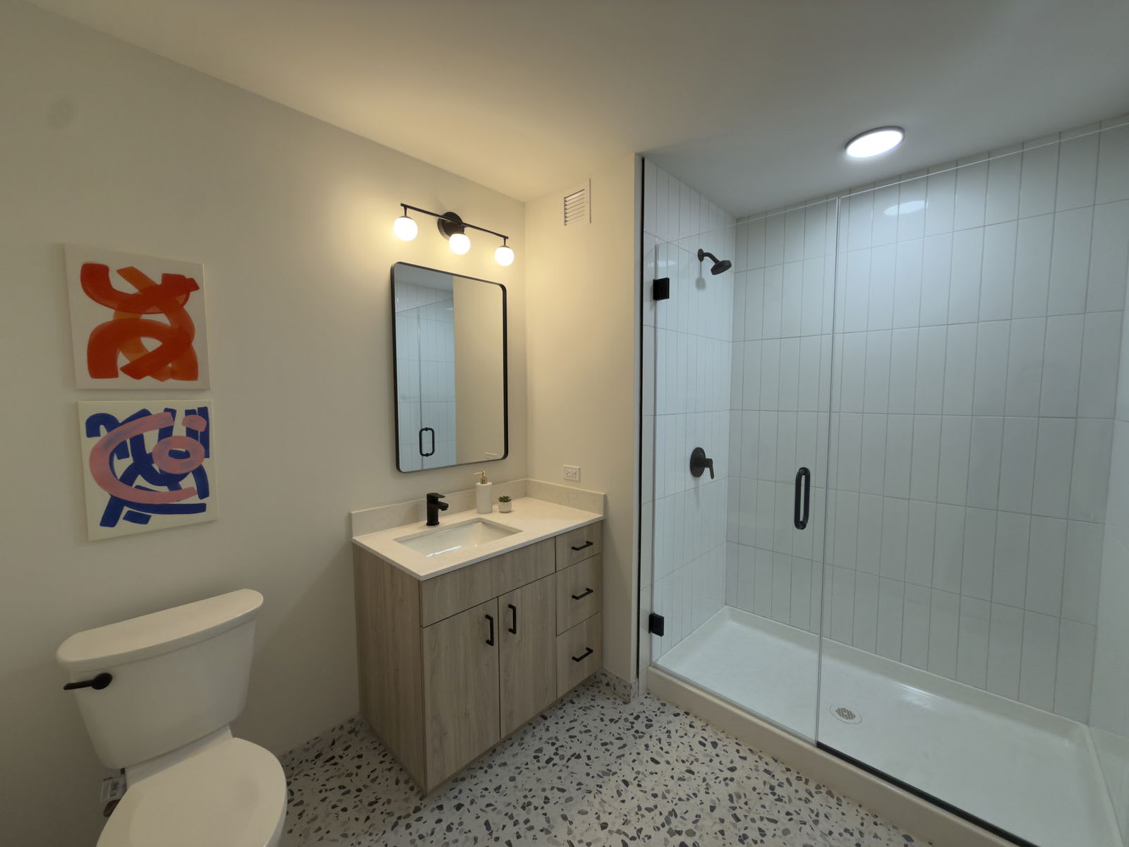 1100 West Grand Avenue – photo 3