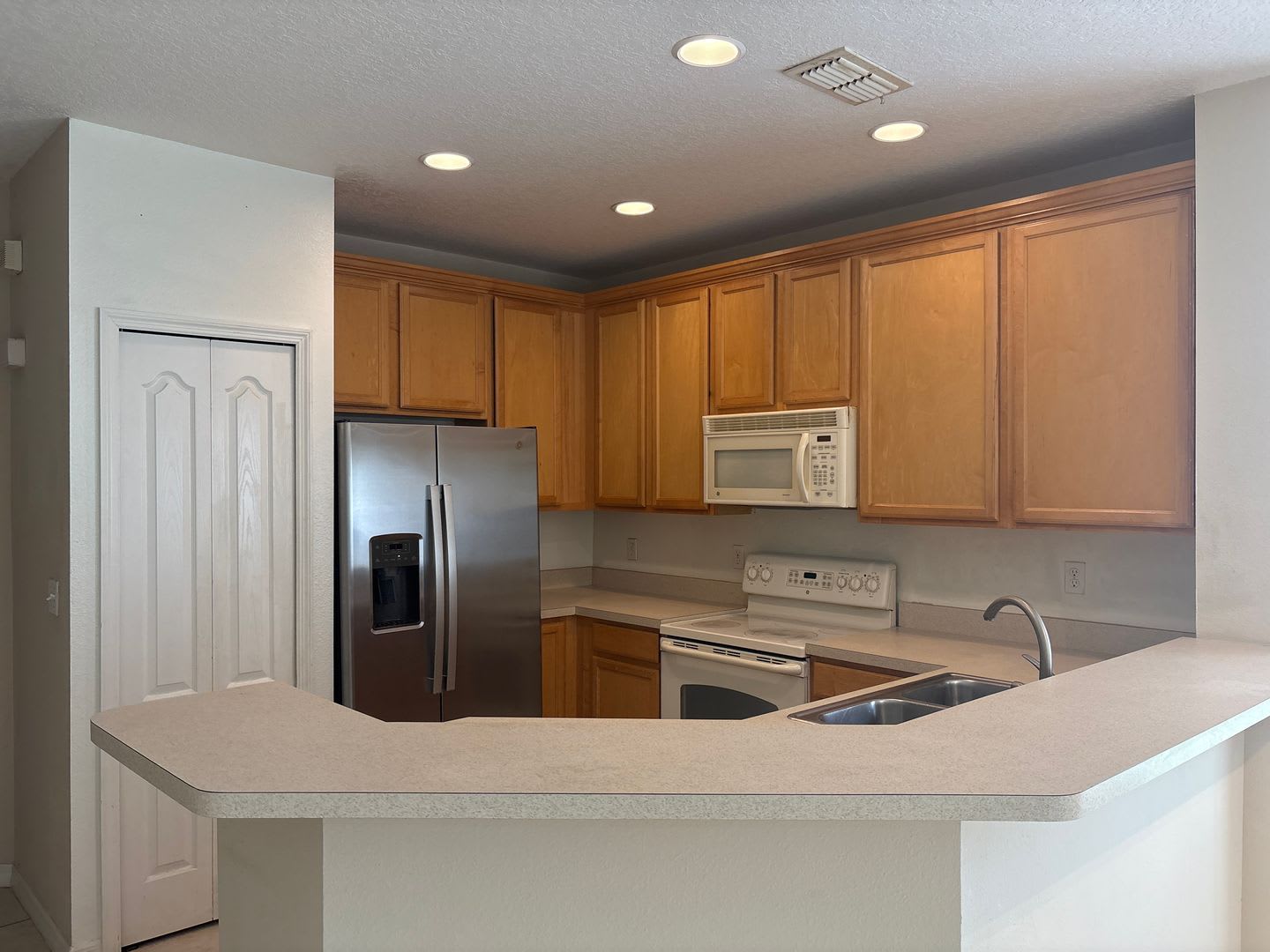 3 bed 2.5 bath Townhome – photo 5